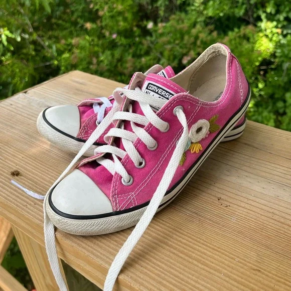 Converse embroidered pink sneakers - Picture 2 of 5
